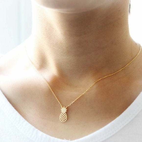 Jewelry - Island Pineapple Pendant Necklace